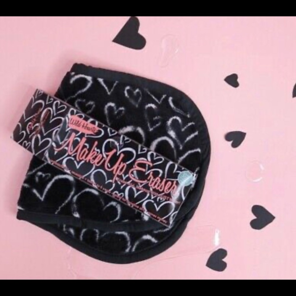 🆕 Makeup eraser black heart design 🎁
